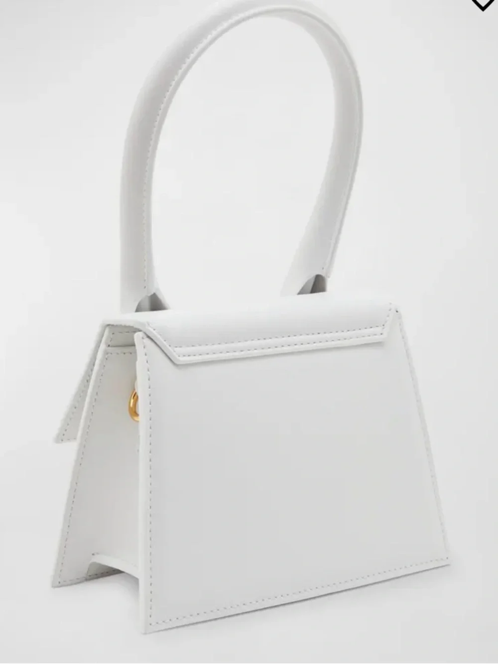 Jacquemus
Le Chiquito Moyen Top-Handle Bag - Picture 3 of 8